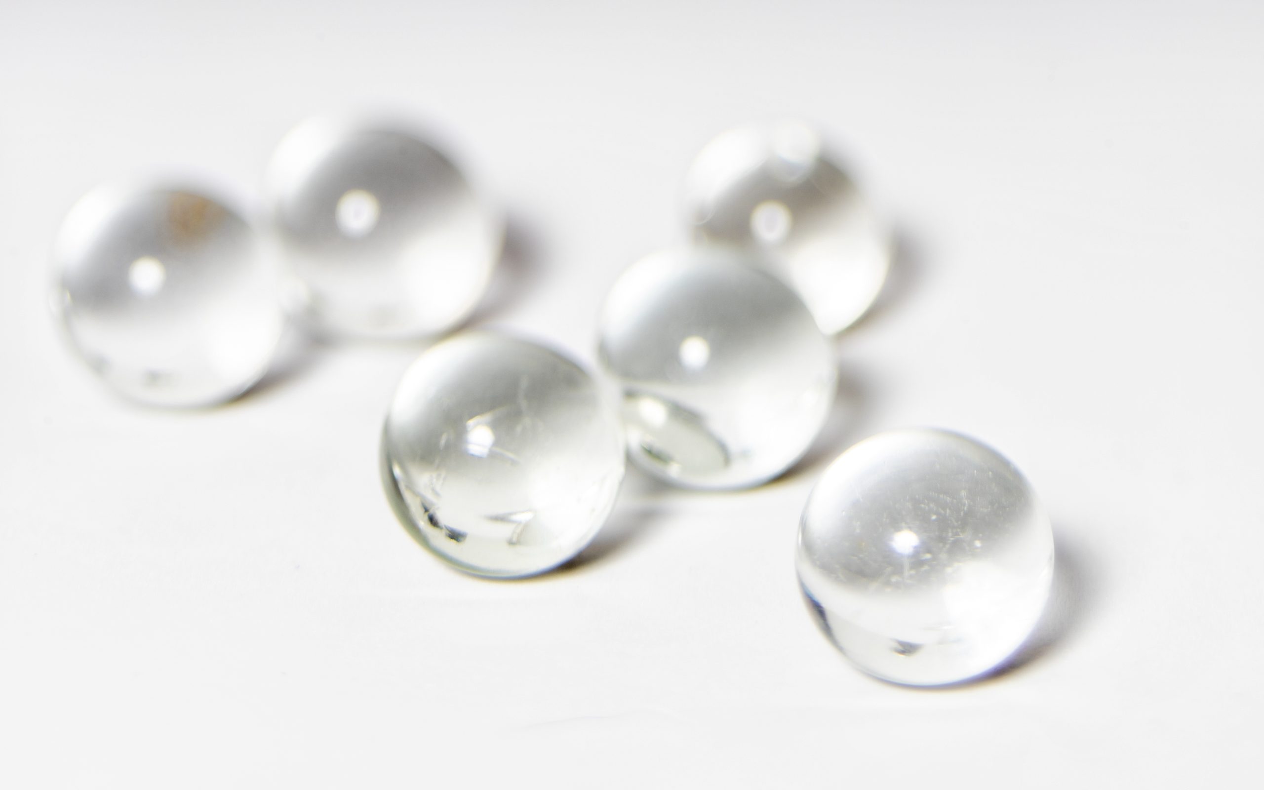 Zirconia Beads VS Glass Beads: Which Sandblasting Media Are Better for Your Needs?