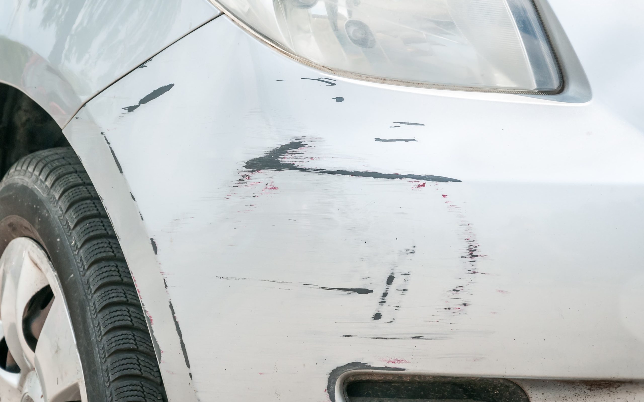 Efficient paint removal: Why aluminum oxide blasting is ideal for car repair